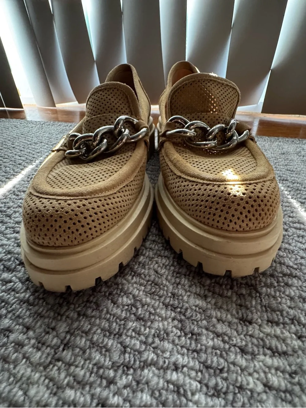 Napoleoni Women’s Tan Perforated Chain-Trim Loafers 10